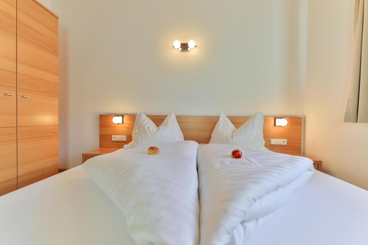 Kronhofer - Apartments & Erlebnis-Imkerei แฮร์มากอร์ ภายนอก รูปภาพ
