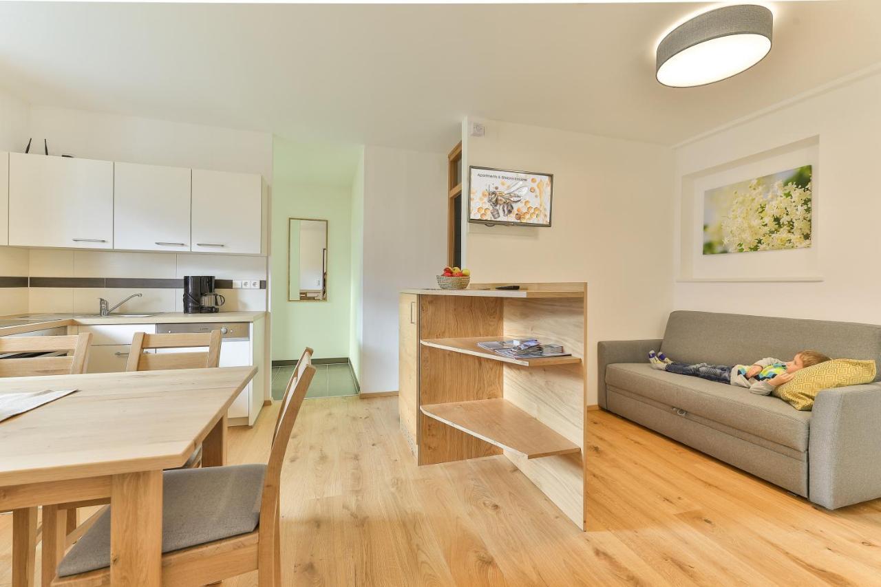 Kronhofer - Apartments & Erlebnis-Imkerei แฮร์มากอร์ ภายนอก รูปภาพ